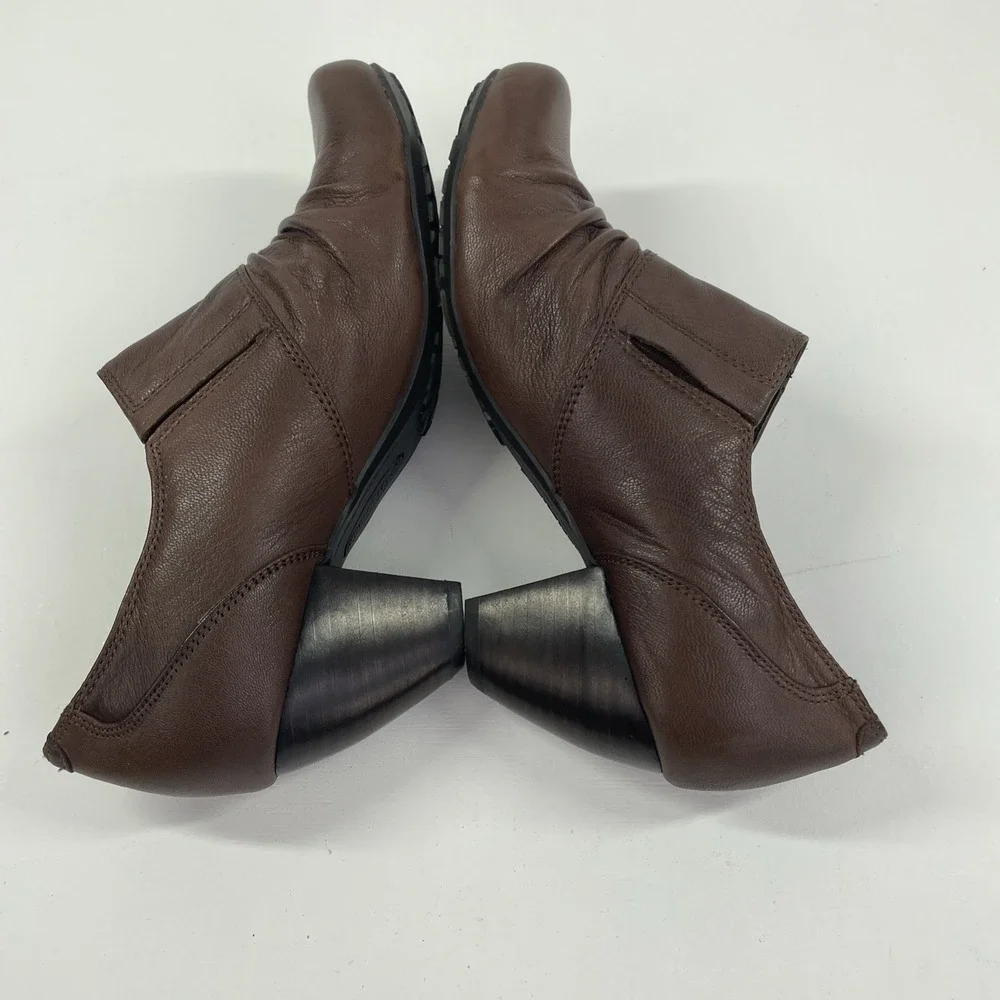 Bare Traps Womens Size 8 Tyley Brown Leather Booties Slip On Shoes Heel Button - Picture 7 of 12